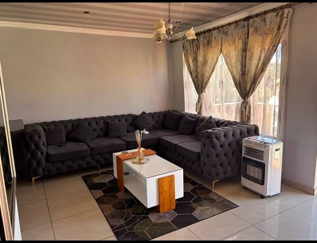 2 BEDROOM COMPLEX FOR SALE IN MONDEOR